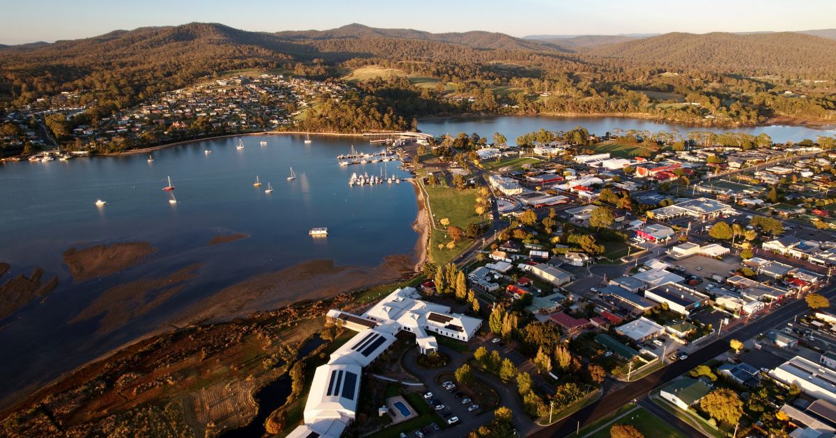 Regional Market Update: country homes continue to attract city buyers – John McGrath
